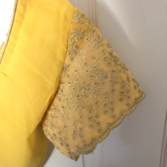 Yellow and White Georgette Sari - Picture 6 of 6